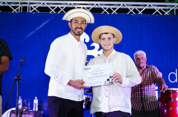 Jeeferson Aguilar, estudiante de la Licenciatura en Logística y Transporte Multimodal del Centro Regional de Veraguas, obtuvo el primer lugar en el Concurso de Acordeones "Dimas Sandoval", el sábado 19 de octubre. Créditos: Alejandro "Yalo" López.