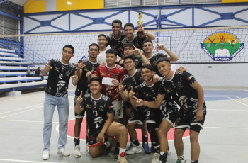 Estudiantes del Centro Regional de Veraguas tuvieron una destacada participación en la Liga Invierno de Voleibol en Veraguas, la cual culminó el miércoles 23 de octubre.