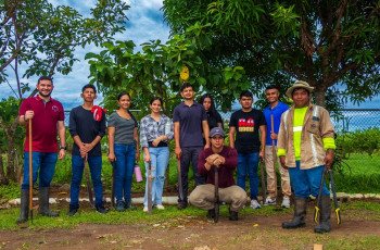 La Coordinación de Servicio Social Universitario del Centro Regional de Veraguas, liderada por el Mgtr. Luis S. Juárez D.; llevó a cabo una exitosa Jornada de Limpieza y Cuidado de Plantones, el 4 de julio.
