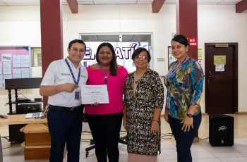 En conmemoración del mes de la familia, la Unidad de Personal y los departamentos de Bienestar Estudiantil y Orientación Psicológica del Centro Regional de Veraguas organizaron la charla "Influencia de los padres en la formación del carácter", el 25 de junio.