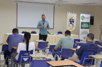 La Unidad de Personal del Centro Regional de Veraguas organizó la Jornada de Actualización y Adquisición de Seguros de Accidentes y Vida, el 22 de abril.
