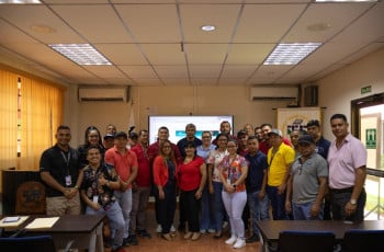 Como parte del último día de la gira del Departamento de Seguridad, Salud, Higiene y Ambiente (DESSHA) al Centro Regional de Veraguas, personal administrativo participó de seminarios-talleres sobre Salud y Seguridad Ocupacional, el 31 de mayo. Créditos: José Leonel González.