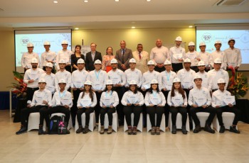 Estudiantes de la Facultad de Ingeniería Eléctrica de la UTP Chiriquí reciben su casco ingenieril 