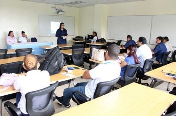 Personal administrativo participa de la Jornada de Capacitación. 