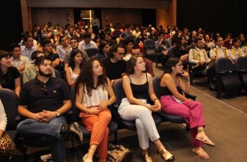 UTP sede del Primer Debate Parlamentario Británico