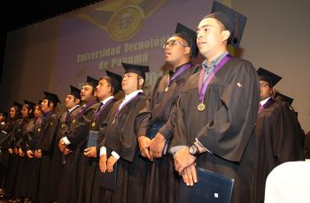 Ceremonia de Graduación de la Facultad de Ingeniería Civil 