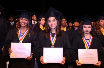 Estudiantes Distinguidos en la Ceremonia de Graduación Promocion 2017.