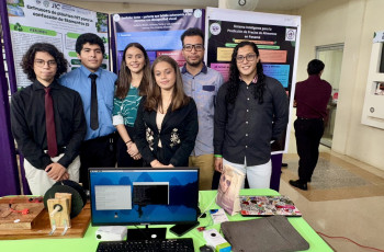 Estudiantes participantes en la presentación de Proyectos de Investigación 