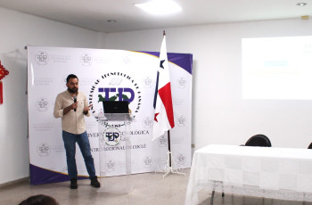 Expositor Ing. Wilfredo J. Uribe A., gerente de Set Technologies