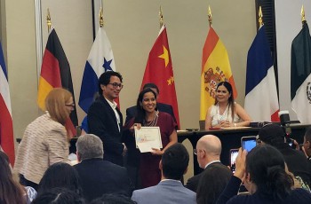 Los investigadores de la UTP, Dr. Miguel Chen Austin y la Dra. Dafni Mora, fueron galardonados con los premios Dr. Mahabir P. Gupta y Dra. Ana Sánchez Urrutia (QDEP), durante la clausura del congreso de APANAC.