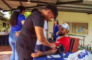 Entre las organizaciones participantes se encuentran Óptica Pérez García, la Asociación Viviendo Positivamente y AHF Veraguas, Seguros Sura y Columbus University.
