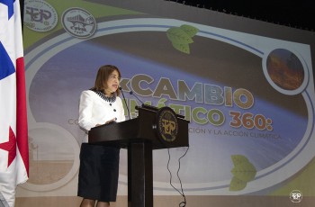 Dra. Ángela Laguna, rectora encargada de la UTP.