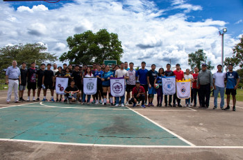 Los estudiantes representan sus respectivas facultades en la liga mixta.