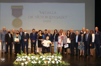 Colaboradores que recibieron la Medalla Dr. Víctor Levi Sasso.