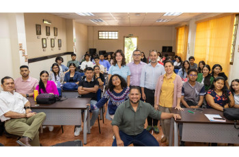 La actividad se realizó en el Salón Galo Chang.
