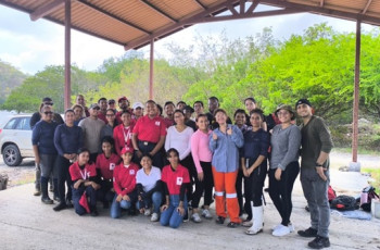 Estudiantes participan de la Restyauración de Manglares 