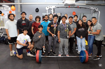 Estudiantes de la UTP participan de la Competencia de Peso Muerto