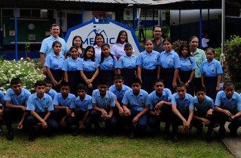 Estudiantes del C.E.B.G. Asunción Chirú Velásquez