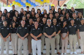 Estudiantes organizadores junta a asesores de la IV Jornada Industrial UTP Coclé 2026