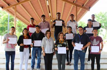 Entrega de Certificados a estudiantes de Tercer Año de la Carrera de Desarrollo de Software.