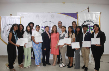 Concurso de Oratoria 2025 Concurso de Oratoria 2025