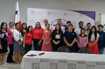 Estudiantes de Comunicación Ejecutiva Bilingüe