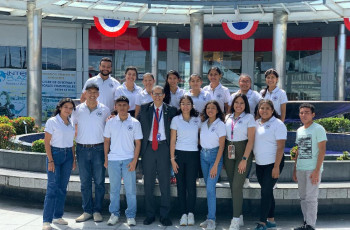 Estudiantes de IV año de la carrera de Mercadeo y Negocios Internacionales
