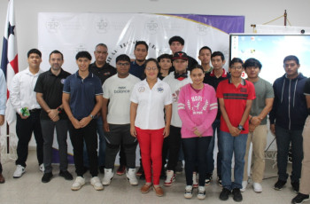 Estudiantes de la FISC en Coclé