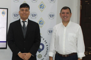 Joven Jeremy Sánchez y Dr. Francisco Arango