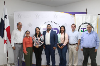 Personal de Nestlé junto a Autoridades del Centro 