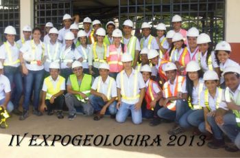 Estudiantes de III Año de Ingeniería Civil, del Centro Regional de Veraguas.