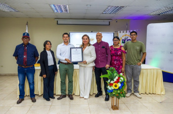 Jurado de Elecciones entrega el Acta de Proclamación a la Directora Electa para el periodo 2026-2031 Ingeniera Itzel Saavedra de Juárez.