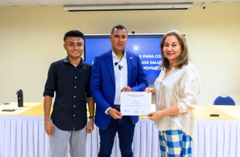 Durante el acto, la Mgtr. Itzel Saavedra de Juárez, Subdirectora Académica, brindó las palabras de bienvenida, en las que recalcó el compromiso institucional de promover ambientes seguros, saludables y favorables para toda la comunidad universitaria.