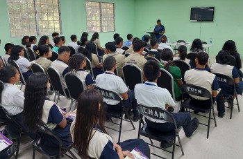 Estudiantes participan del conversatorio de las ofertas Académicas de la UTP.