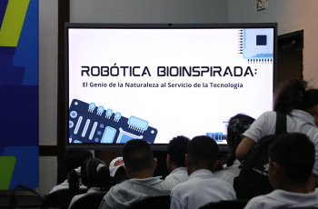 Taller de Robótica se acerca a los estudiantes en la Feria del Libro mostrando su tecnología Taller de Robótica se acerca a los estudiantes en la Feria del Libro mostrando su tecnología
