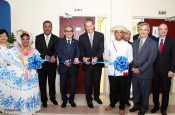 Equipado por el Banco General, fue inaugurado el nuevo laboratorio de Computadoras de la FISC.