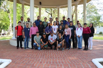 Estudiantes de diferentes facultades de la UTP, visitaron los senderos. 