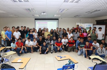 El Centro Regional de Veraguas llevó a cabo el programa "Ready To Work & La Mujer en la Ingeniería" con la empresa Nestlé, el viernes 8 de septiembre.